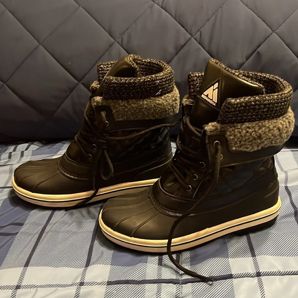 Brand New Mishansha Black Winter Boots
